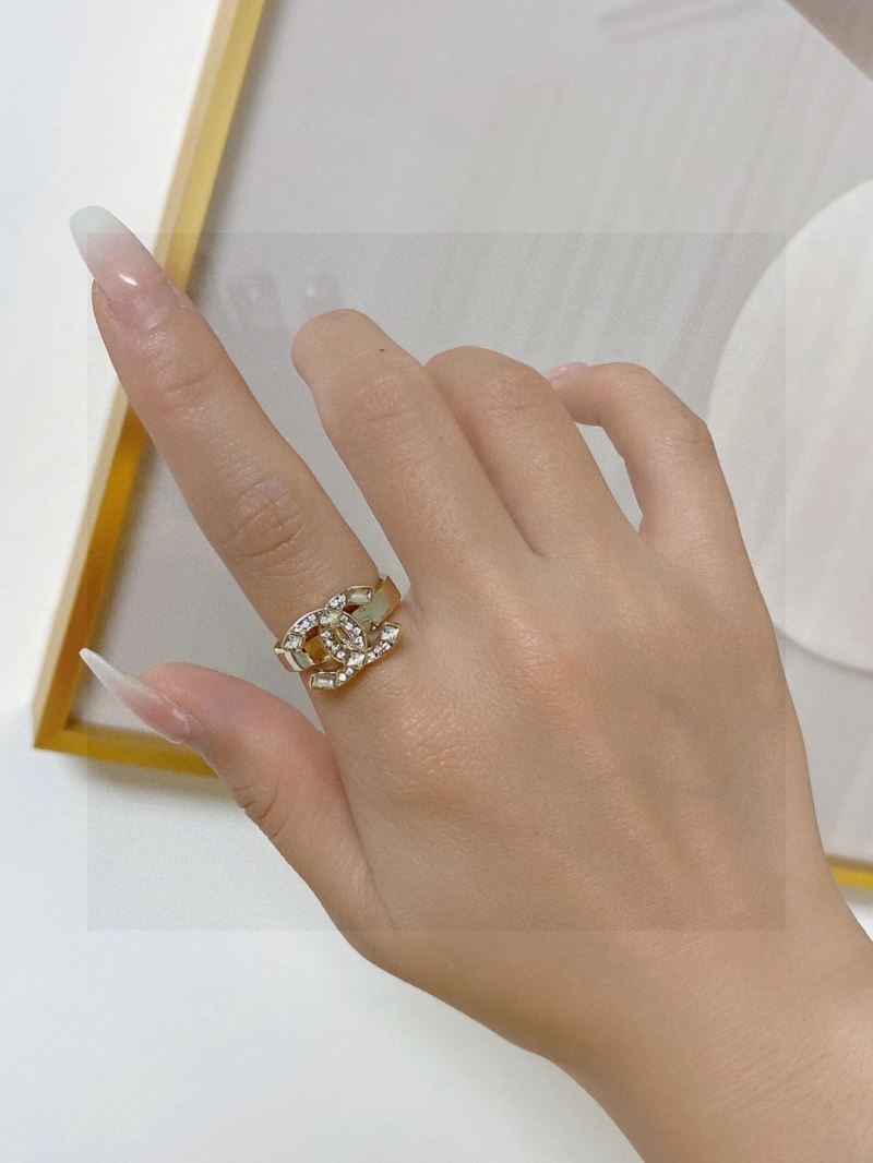 Ch**el rings